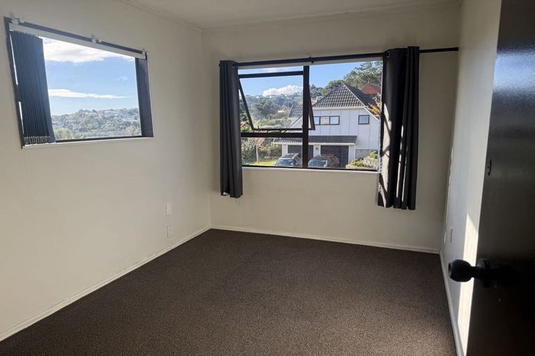 Photo of property in 6 Kinnel Grove, Papakowhai, Porirua, 5024