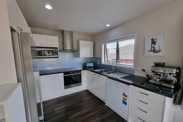 Photo of property in 16 Mably Court, Stanmore Bay, Whangaparaoa, 0932