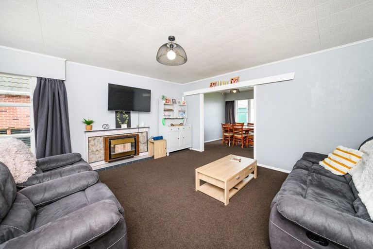 Photo of property in 22 Somerset Crescent, Highbury, Palmerston North, 4412