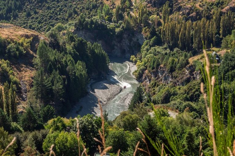 Photo of property in 12 Crow's Nest Road, Arthurs Point, Queenstown, 9371