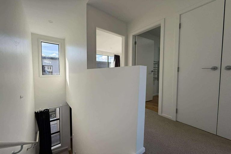 Photo of property in 2/27 Main Road, Wainuiomata, Lower Hutt, 5014