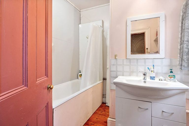Photo of property in 1 Drummond Street, North Dunedin, Dunedin, 9016