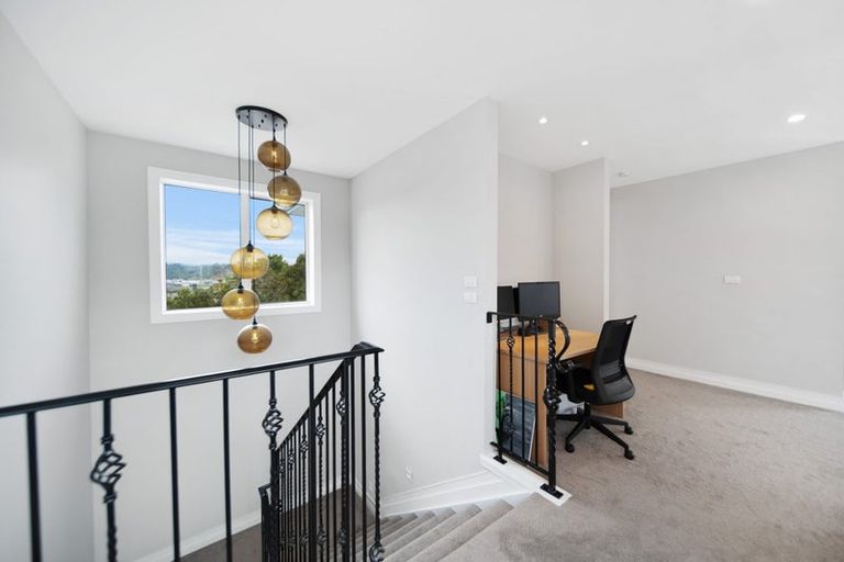 Photo of property in 2 Bela Vista Boulevard, Swanson, Auckland, 0614