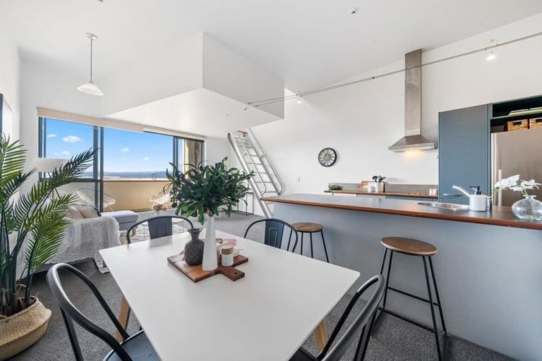 Photo of property in Metro Apartments, 12/220u Thorndon Quay, Pipitea, Wellington, 6011