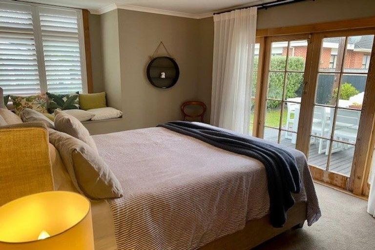 Photo of property in 224 The Parade, Island Bay, Wellington, 6023