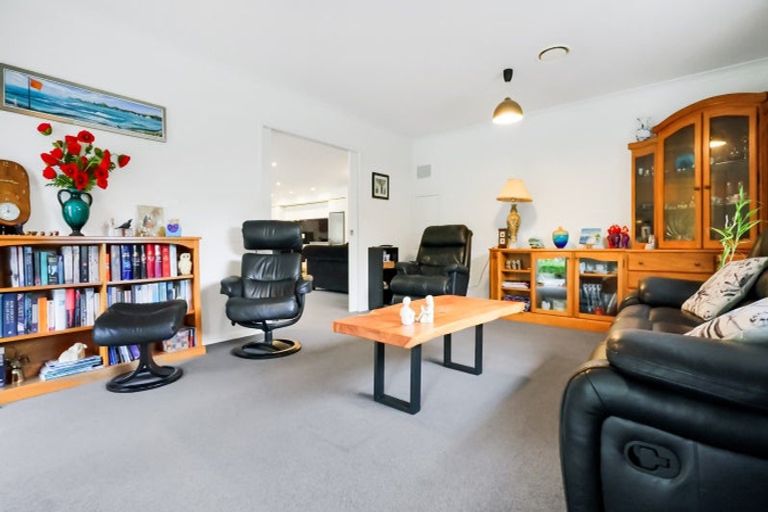 Photo of property in 17a Kauri Street, Inglewood, 4330