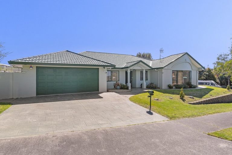Photo of property in 2 Millennium Hill, Paraparaumu, 5032