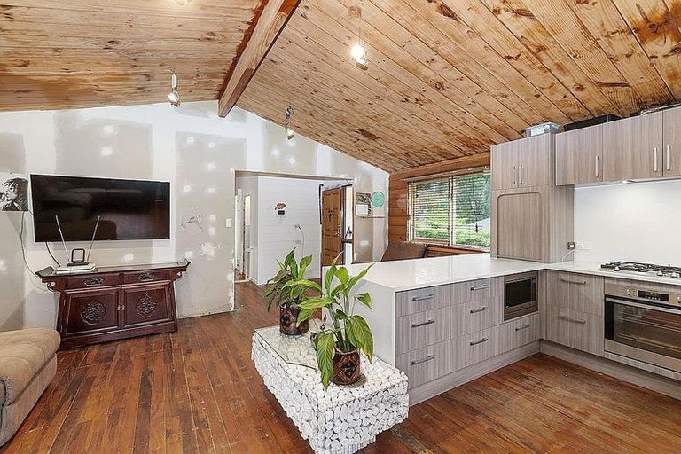 Photo of property in 55 Rimutaka Place, Titirangi, Auckland, 0604