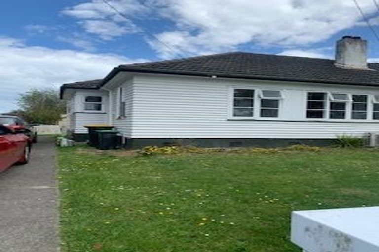 Photo of property in 23 Pitcairn Crescent, Bryndwr, Christchurch, 8053