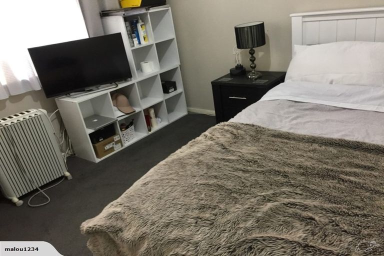 Photo of property in 11 Lynda Avenue, Paparangi, Wellington, 6037