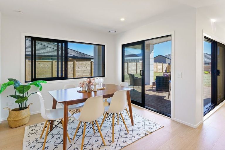 Photo of property in 166 Karuhiruhi Street, Waikanae, 5036