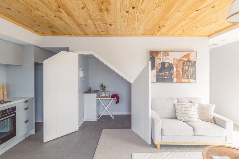 Photo of property in 137 Geraldine Street, Edgeware, Christchurch, 8013