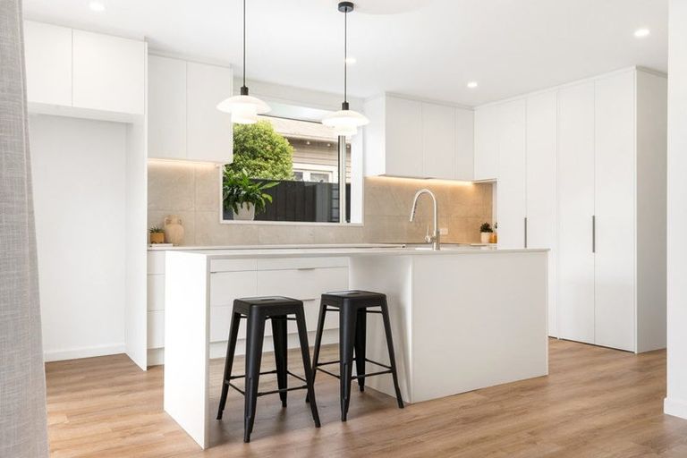 Photo of property in 18 Dover Street, St Albans, Christchurch, 8014