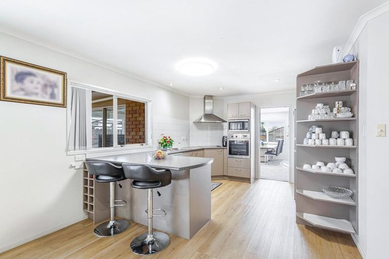 Photo of property in 25 Carrick Glen Avenue, Flat Bush, Auckland, 2019