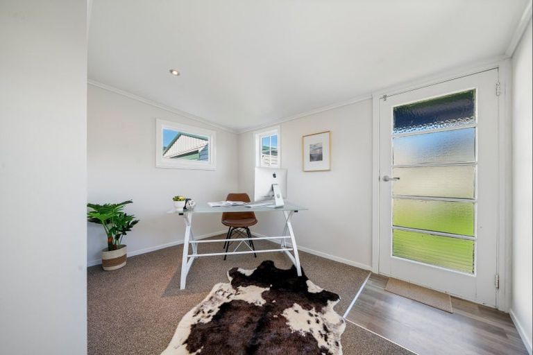 Photo of property in 44 Fitzroy Road, Fitzroy, New Plymouth, 4312