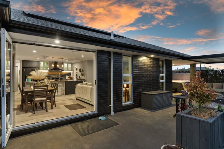 Photo of property in 14 Deans Place, Amberley, 7410