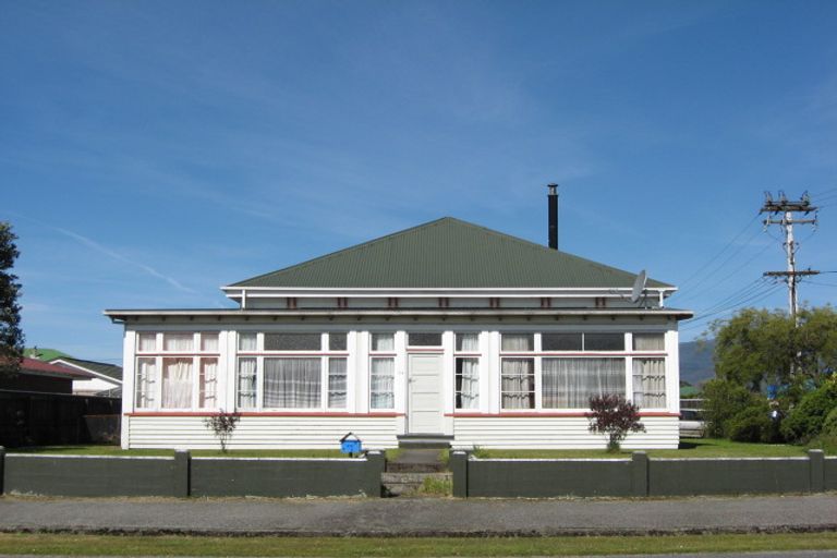 Photo of property in 103 Russell Street, Westport, 7825