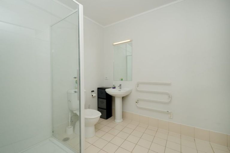 Photo of property in 18b/30 Westward Ho, Glen Eden, Auckland, 0602