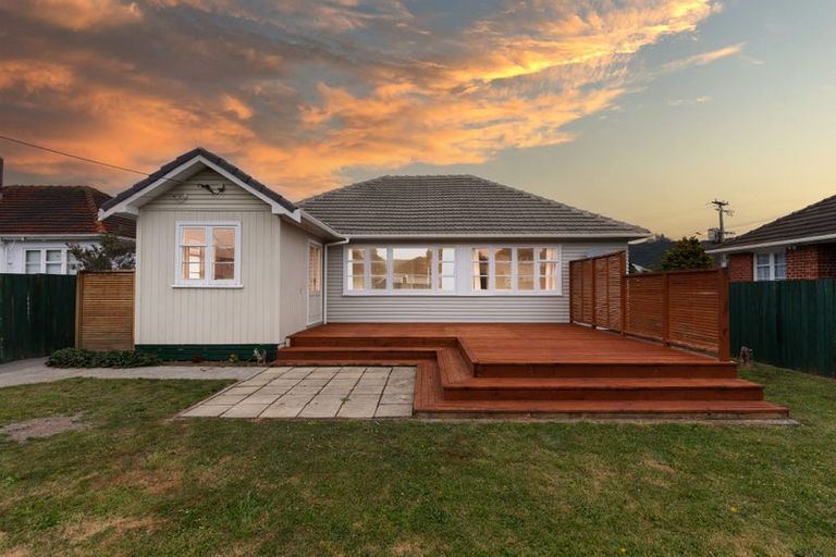 Photo of property in 27 Hewer Crescent, Naenae, Lower Hutt, 5011