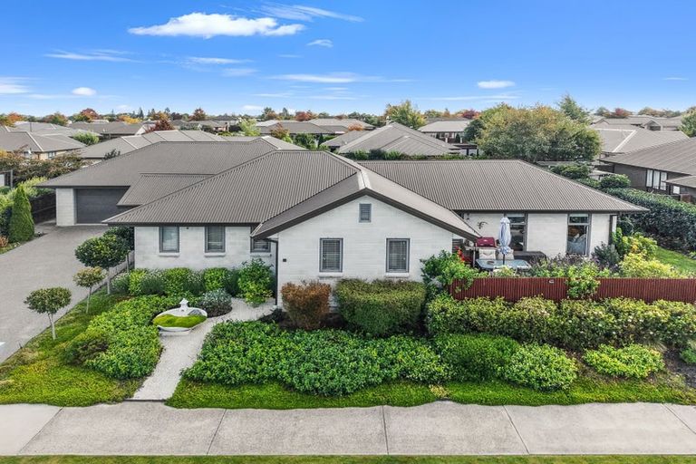 Photo of property in 42 Watkins Drive, Rangiora, 7400