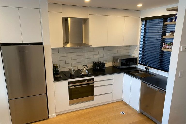 Photo of property in 80u7 Seatoun Heights Road, Seatoun, Wellington, 6022