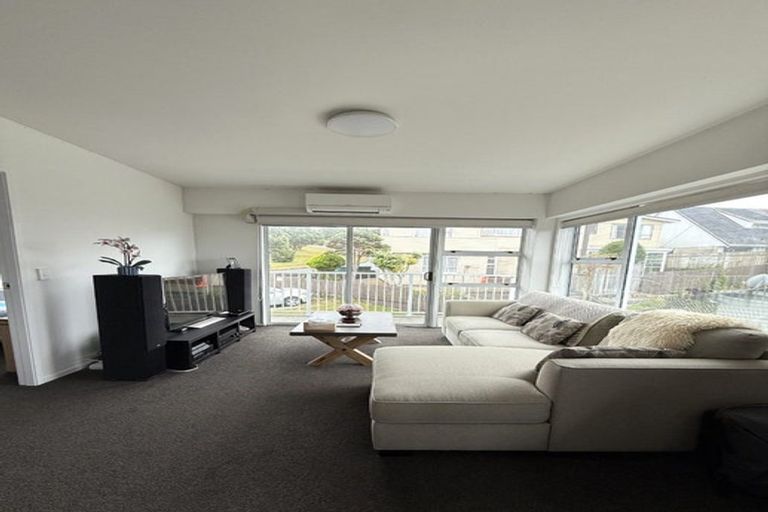 Photo of property in 12/32u Akaroa Drive, Maupuia, Wellington, 6022