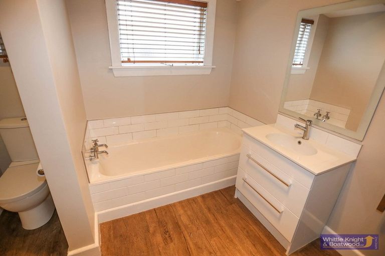 Photo of property in 92 Hinau Street, Riccarton, Christchurch, 8041