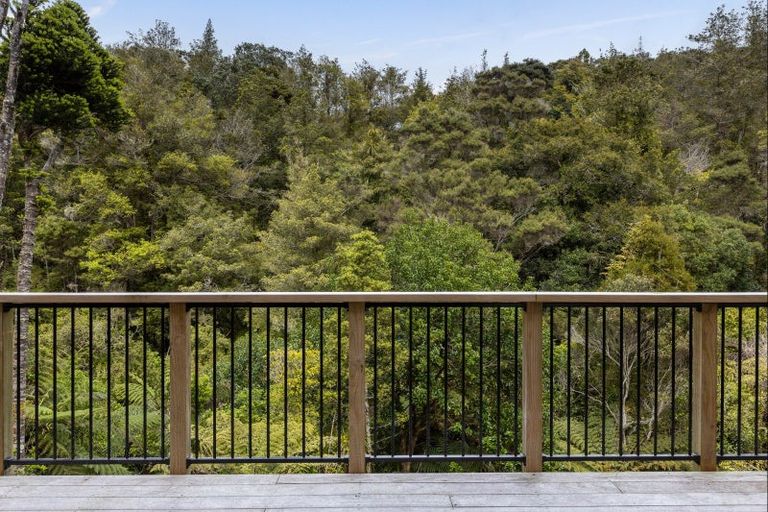 Photo of property in 33 Homewood Place, Chatswood, Auckland, 0626