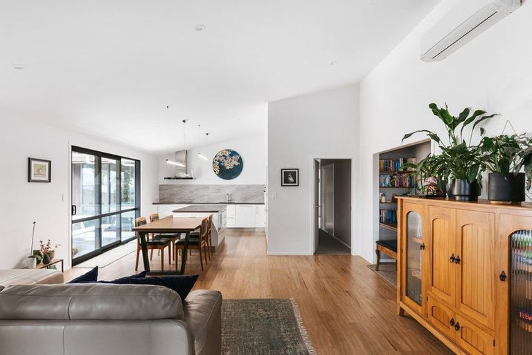 Photo of property in 18 Moira Close, Welcome Bay, Tauranga, 3175