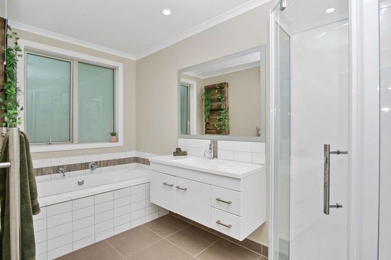 Photo of property in 96 Brougham Street, Westport, 7825