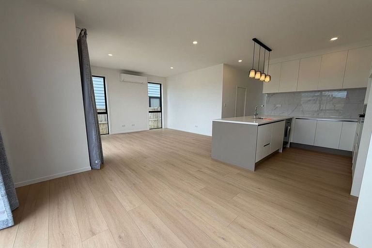 Photo of property in 105 Waekahu Road, Westgate, Auckland, 0814