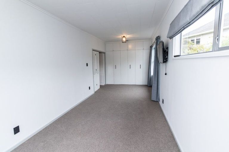 Photo of property in 30 Collins Avenue, Tawa, Wellington, 5028