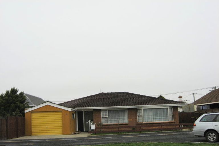 Photo of property in 40 Royal Crescent, Saint Kilda, Dunedin, 9012