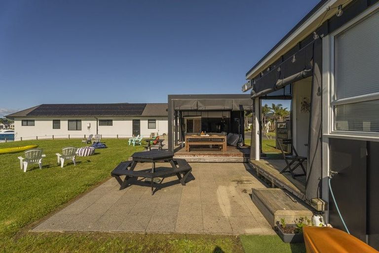 Photo of property in 14 Mermaid Place, Whitianga, 3510