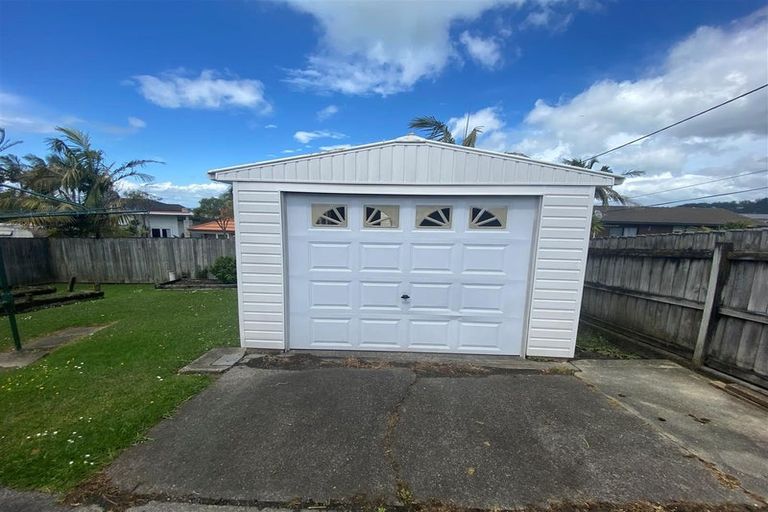Photo of property in 106 Golf Road, New Lynn, Auckland, 0600