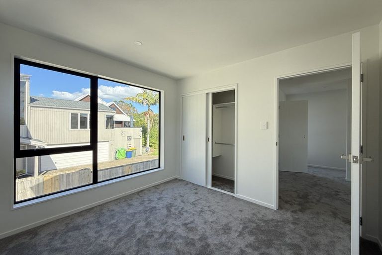 Photo of property in 33c Garadice Road, Rothesay Bay, Auckland, 0630