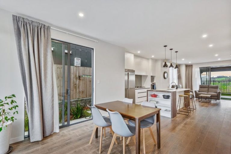 Photo of property in 102 Tarapuka Road, Westgate, Auckland, 0814