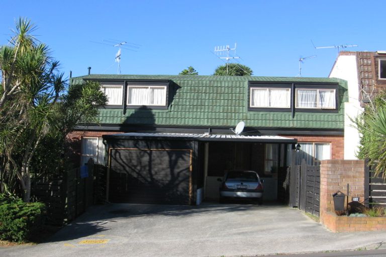 Photo of property in 70 Churton Drive, Churton Park, Wellington, 6037