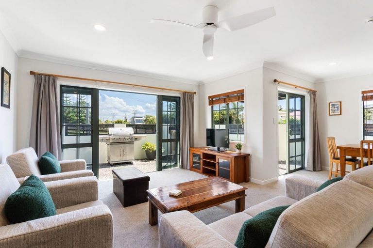 Photo of property in 201 Ocean Road, Whangamata, 3620