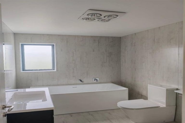 Photo of property in 8 Coopworth Street, Karaka, 2580