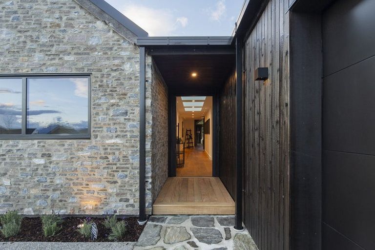 Photo of property in 6 Kahiwi Drive, Lower Shotover, 9304