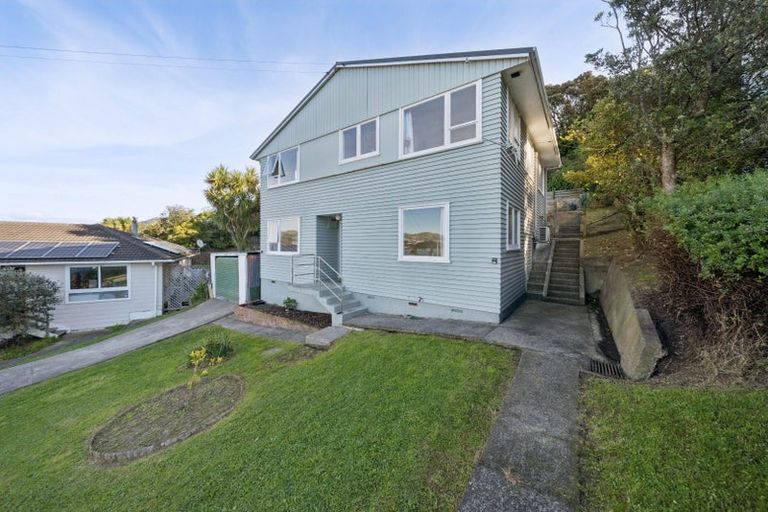 Photo of property in 9 Arene Grove, Titahi Bay, Porirua, 5022