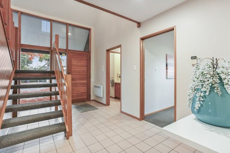 Photo of property in 5 Abbotts Place, Avonhead, Christchurch, 8042