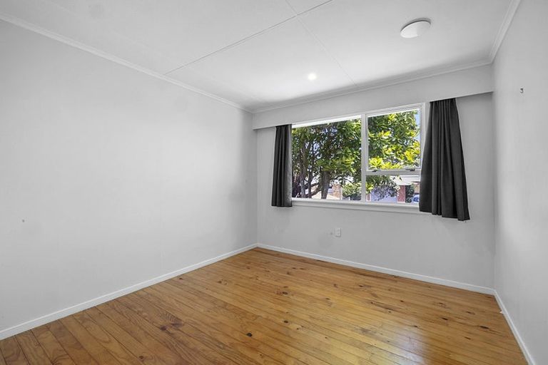 Photo of property in 217 Omata Road, Spotswood, New Plymouth, 4310