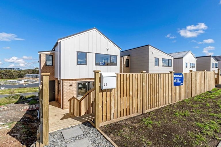 Photo of property in 41 Sunnyheights Road, Orewa, 0931