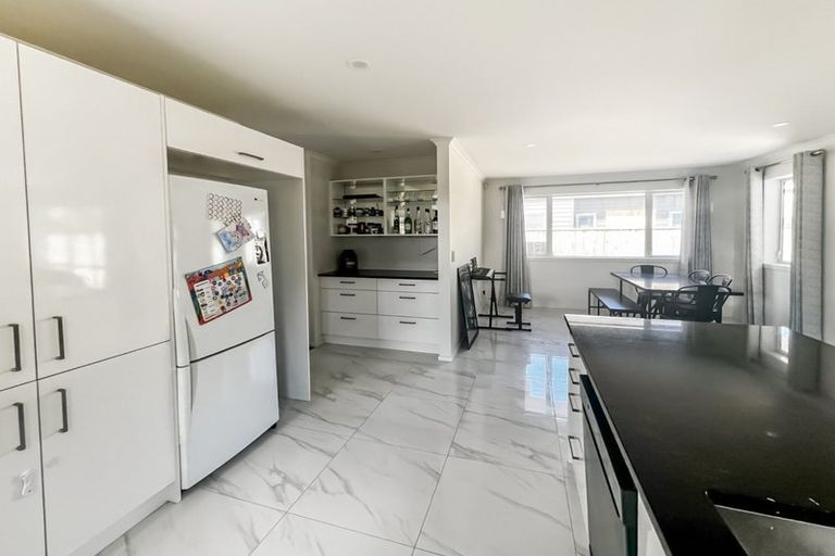 Photo of property in 4 Ivy Lane, Kelvin Grove, Palmerston North, 4414