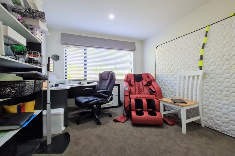 Photo of property in 115 Karepiro Drive, Stanmore Bay, Whangaparaoa, 0932