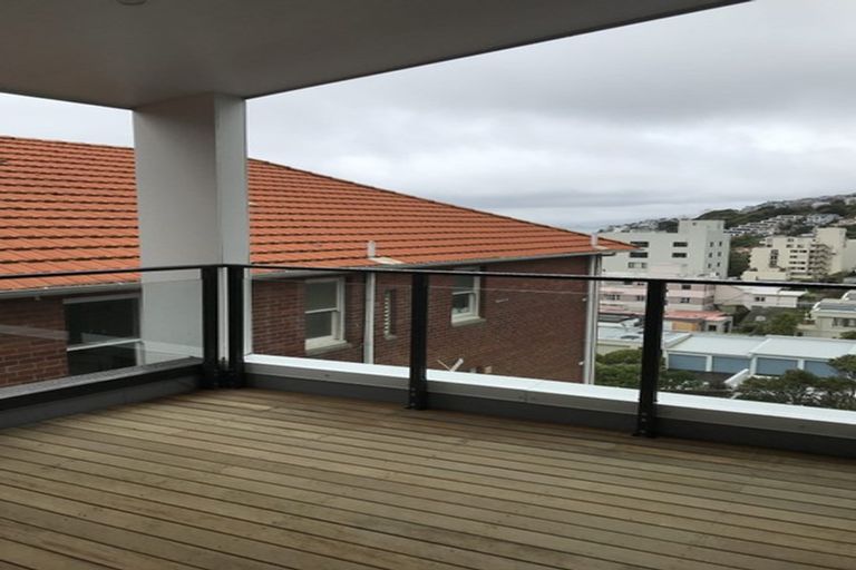 Photo of property in 18u1 Oriental Terrace, Oriental Bay, Wellington, 6011
