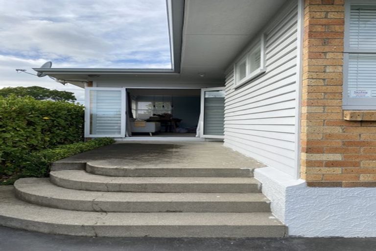 Photo of property in 24 Queenwood Avenue, Queenwood, Hamilton, 3210