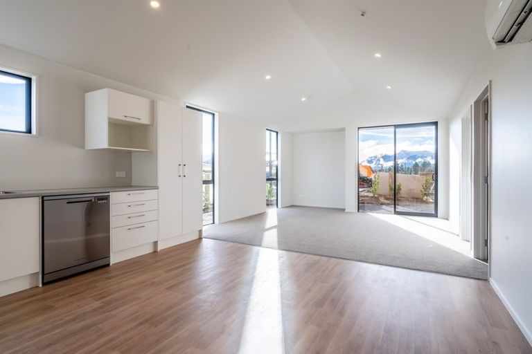Photo of property in 2 Matakanui Lane, Wanaka, 9305